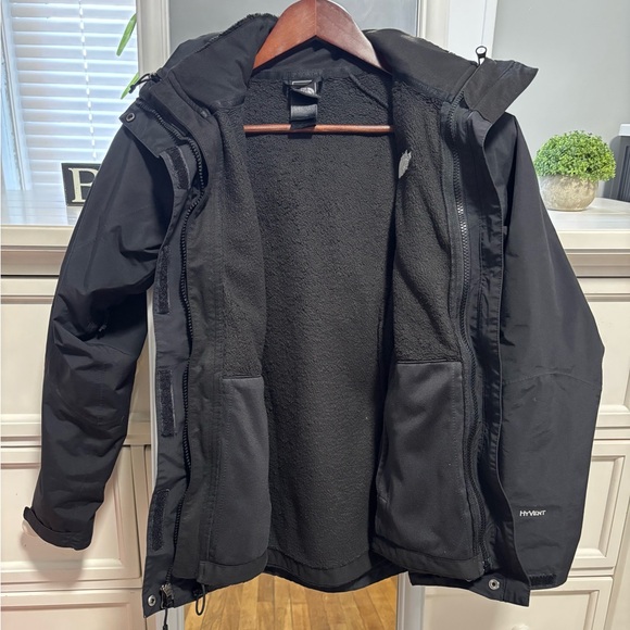 North Face Jacket - Picture 4 of 9